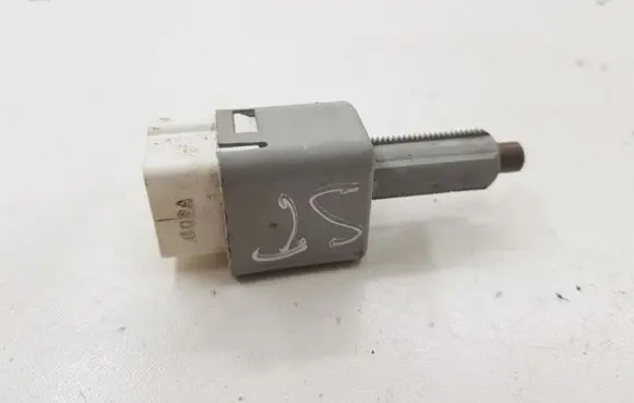 Toyota RAV 4 (XA30) Brake pedal sensor switch