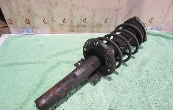 Skoda Fabia Mk1 (6Y) Front shock absorber/damper 6Q0413031BH
