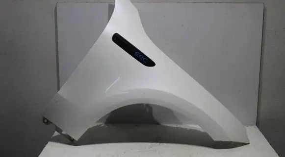 Mercedes-Benz EQC Fender