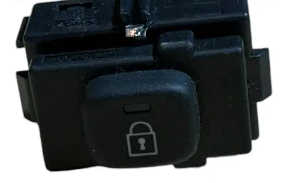 Volvo S60 Central locking switch button 31275374