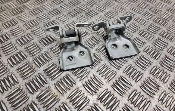 Ford Fiesta Front door hinge set 