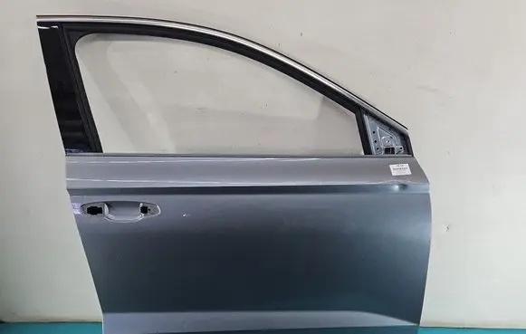 Skoda Karoq Front door IMPRK1450826