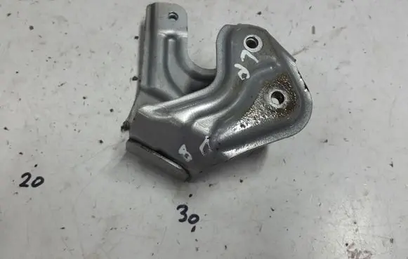 Honda Accord Fender mounting bracket NH700M