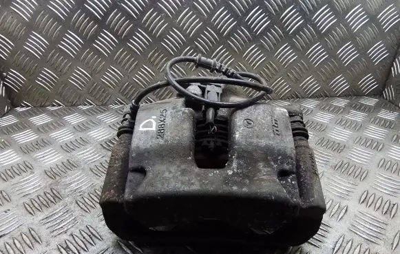 Mercedes-Benz C W204 Front brake caliper