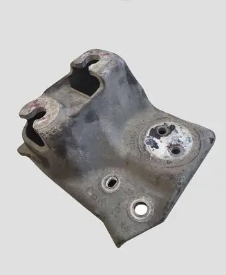 Subaru Outback Engine mounting bracket