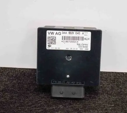 Volkswagen Tiguan Voltage converter/converter module 8ES010452 3AA919041A
