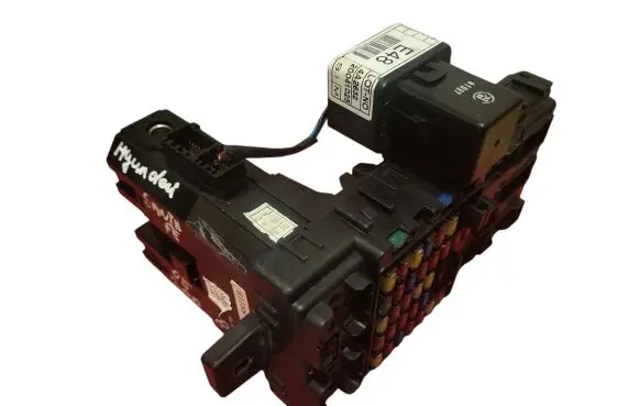 Hyundai Santa Fe Fuse module 9118826105