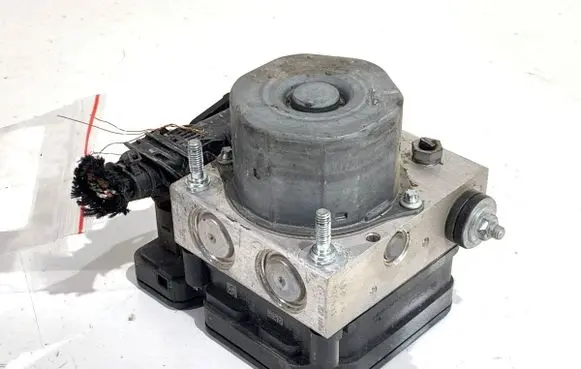 Mercedes-Benz CLA C117 X117 W117 ABS Pump A0004313700