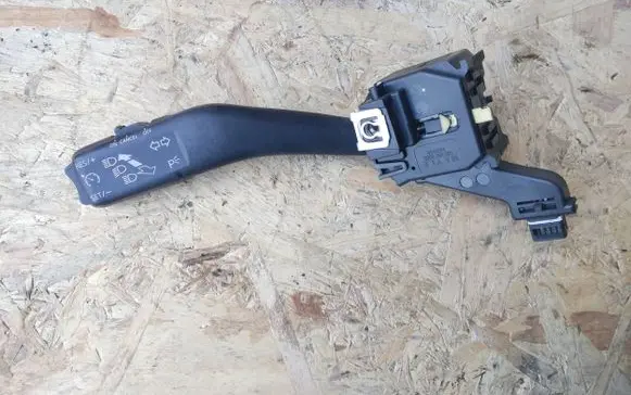 Skoda Octavia Mk2 (1Z) Indicator stalk 1008500005