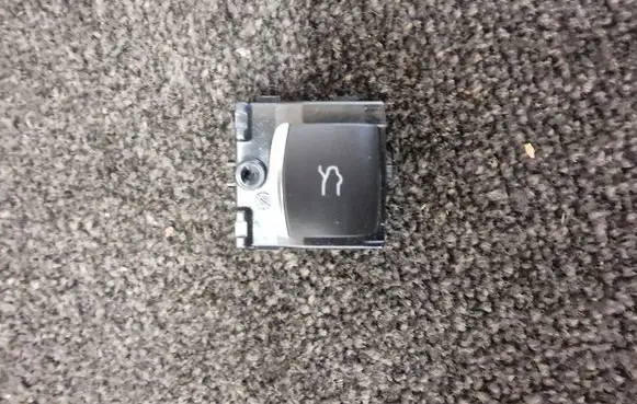 Alfa Romeo Stelvio Tailgate opening switch 01561170210