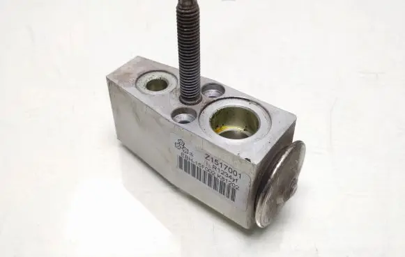 Opel Astra J Air conditioning (A/C) expansion valve Z1517001 R1234Yf