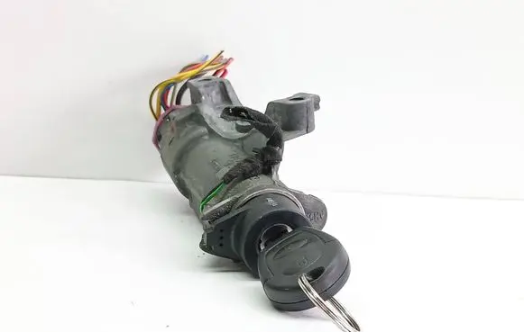 Volkswagen PASSAT B5 Ignition lock 4B0905851A