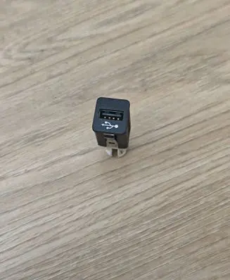 BMW X5 E70 USB socket connector 9237656 8410
