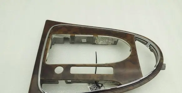 Mercedes-Benz CLS C219 Gear shifter surround trim plastic A2196800536