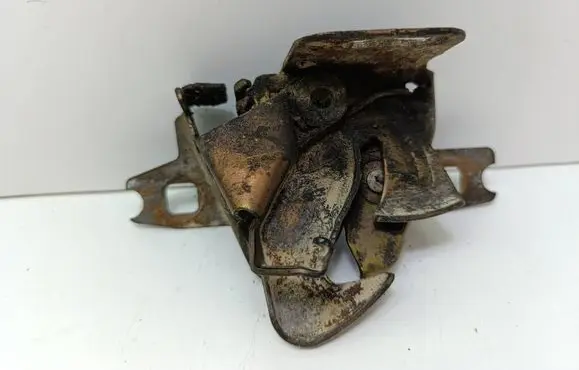Volkswagen Golf III Engine bonnet/hood lock/catch