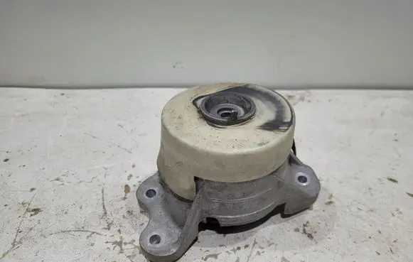 Mercedes-Benz GLC X253 C253 Engine mount bracket A2532401000