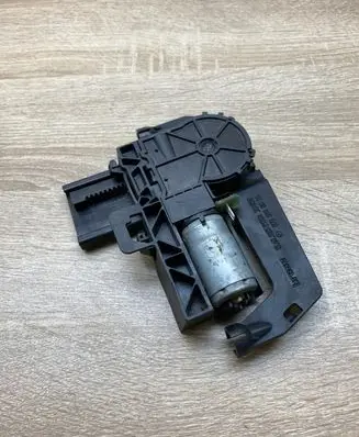 Mercedes-Benz S W221 Seat adjustment motor 0009700026