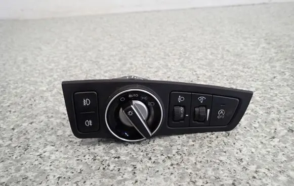 Hyundai i40 Other switches/knobs/shifts 93300-3Z200