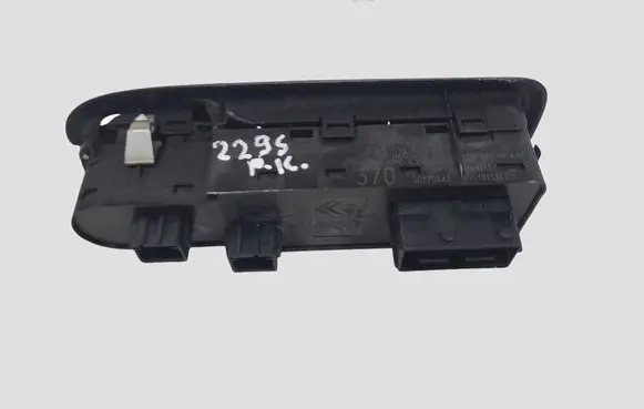 Peugeot 508 Electric window control switch 98026370ZD 30170647