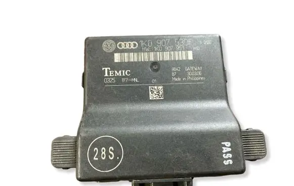 Volkswagen Golf V Gateway control module 1K0907951
