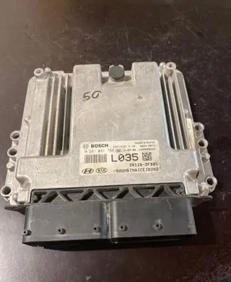 Hyundai i20 (PB PBT) Engine control unit/module 39110-2FBB5 0281031788 EDC17C570