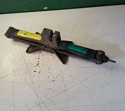 KIA Sportage Lift Jack 
