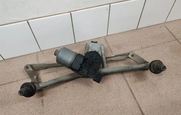 Peugeot 206+ Front wiper linkage and motor 3397020578