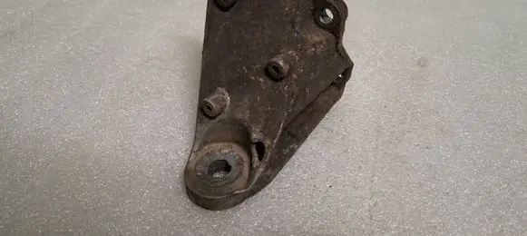 Volkswagen PASSAT B5.5 Gearbox mounting bracket 8D0399114AC