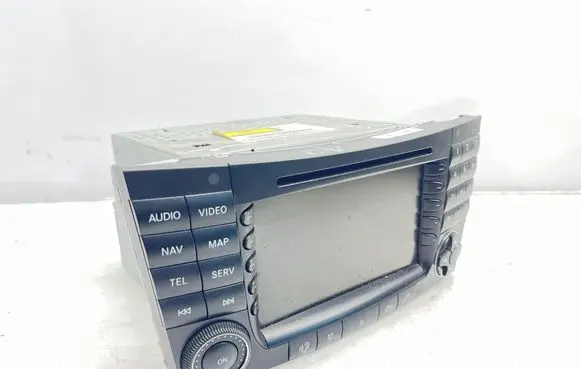 Mercedes-Benz E W211 Radio/CD/DVD/GPS head unit A2118204197