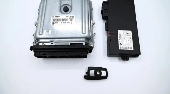 BMW 3 E90 E91 Engine ECU kit and lock set 8510829 13618510829 0281017024