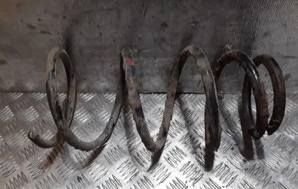 Toyota Previa (XR30, XR40) II Front coil spring
