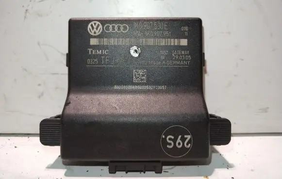 Volkswagen Golf V Gateway control module 1K0907530E