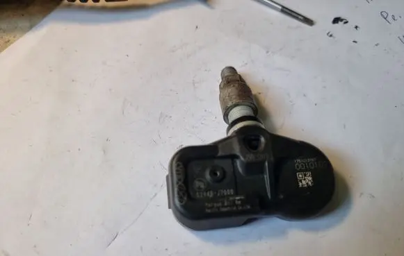 KIA Ceed Tire pressure sensor 52940J7000