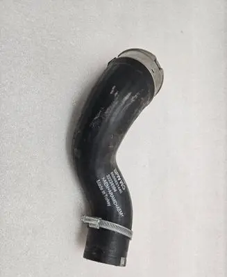 Volvo XC40 Intercooler hose/pipe 32224394