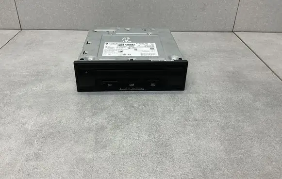 Audi A3 S3 8V Radio/CD/DVD/GPS head unit 81A035192