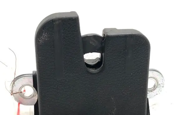 Volkswagen PASSAT B7 Tailgate exterior lock 5K0827505A