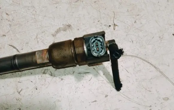 KIA Ceed Fuel injector 0445110258