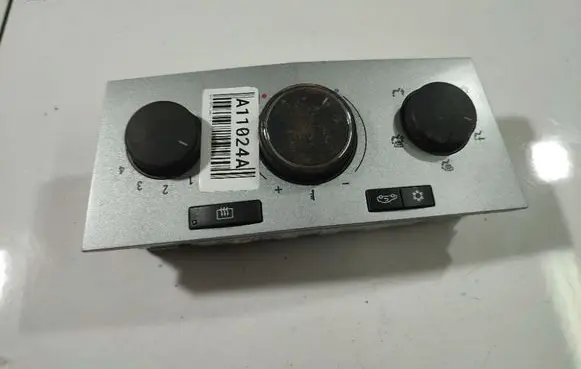 Opel Astra H Climate control unit 90422