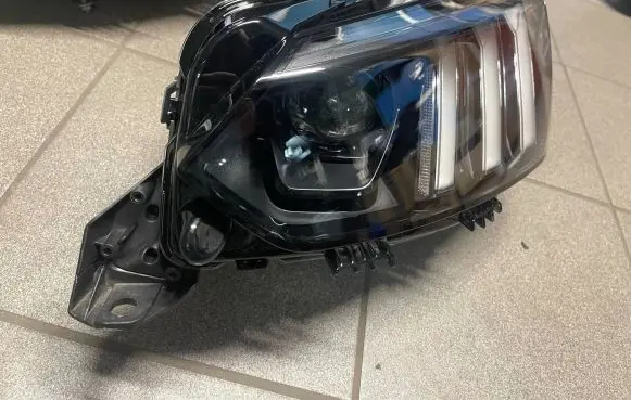 Peugeot 208 Headlight/headlamp 9823194180
