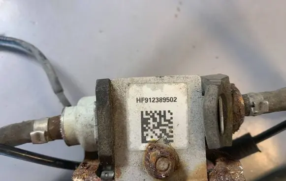 BMW 3 E90 E91 Webasto auxiliary heater fuel pump 9123895
