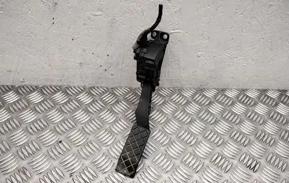 Volkswagen Transporter - Caravelle T5 Accelerator throttle pedal 7H1721503