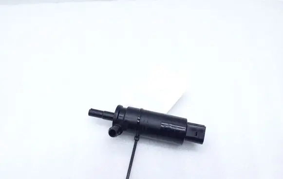 BMW 3 E90 E91 Headlight washer pump 6973097 6712697309702
