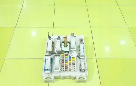 Ford Grand C-MAX Fuse box set AV6N14A073FL 17AB197