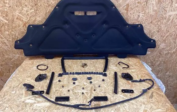 Porsche Macan (95B) Engine hood trim 95b863831c