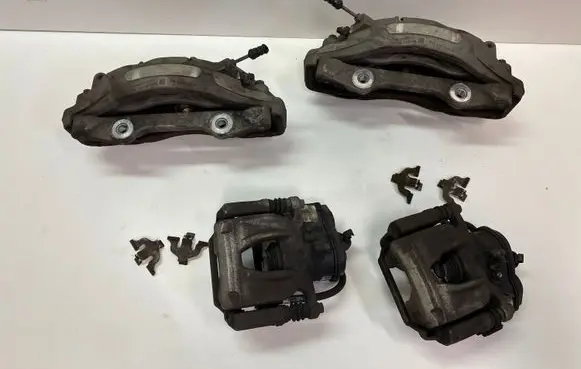 Volkswagen Touareg III Front brake caliper 4N0615105T 4N0615106T