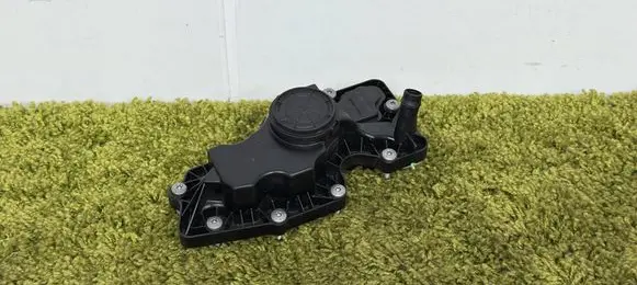 Mercedes-Benz A W177 Oil breather separator A2600109800 2600109800