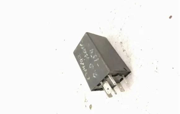 Opel Astra F Cruise control relay 90378651 35223023
