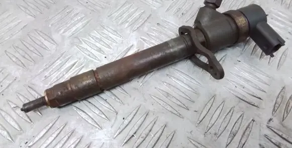 Fuel injector