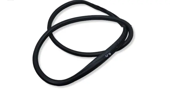 Peugeot 208 I Rear door rubber seal (on body) 9673170080