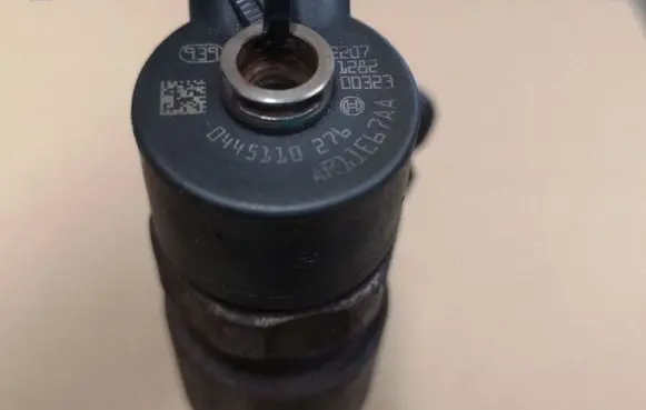 Opel Zafira B Fuel injector 0445110276